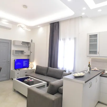 In The Centre For 4 People Naxos City